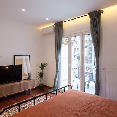 Phaedrus Living: City Centre Luxury Flat Mavromichali Ateny Zewnętrze zdjęcie